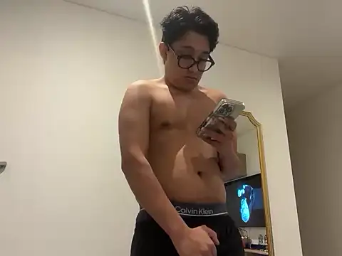 enzo 13 online show from 04/21/26, 03:24