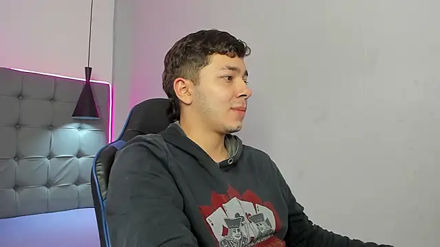 Snapshot of Julian_Smith21 chatting on 02/26/26, 12:26 Julian Smith21 online show from 02/26/26, 12:26