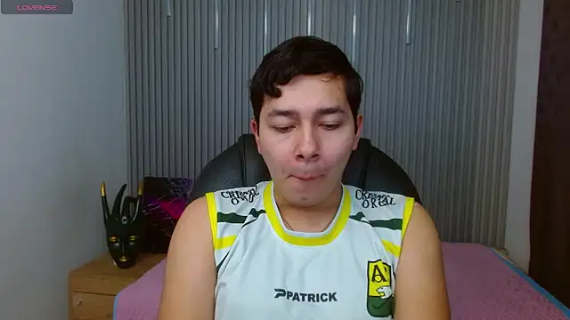 Julian Smith21 online show from 04/18/26, 04:16