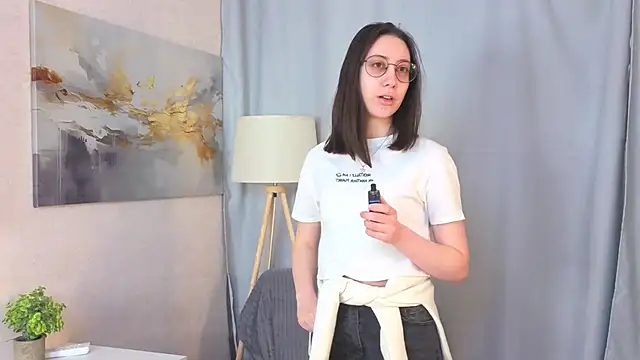 Snapshot of DoraWhitrock chatting on 02/23/26, 05:16 DoraWhitrock online show from 02/23/26, 05:16