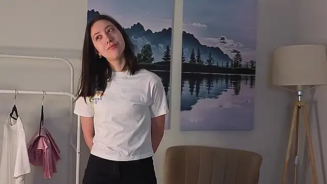 Snapshot of DoraWhitrock chatting on 02/27/26, 05:07 DoraWhitrock online show from 02/27/26, 05:07