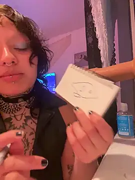 Snapshot of seducedandused chatting on 02/24/26, 02:20 seducedandused online show from 02/24/26, 02:20