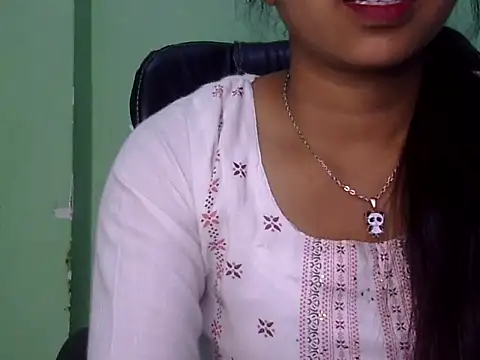 cute momo love online show from 03/12/26, 05:46