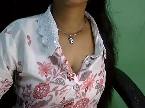 cute momo love online show from 03/26/26, 05:46