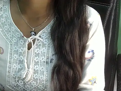 cute momo love online show from 03/27/26, 05:24