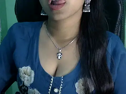 cute momo love online show from 03/31/26, 05:30