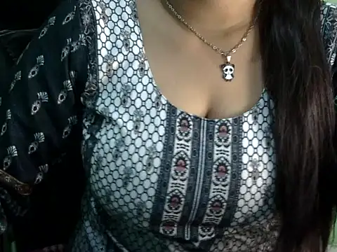 cute momo love online show from 04/03/26, 05:38