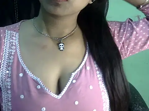 cute momo love online show from 04/04/26, 04:22