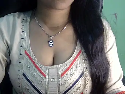 cute momo love online show from 04/07/26, 06:25