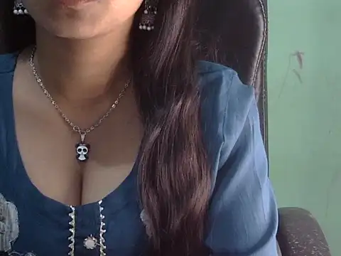 cute momo love online show from 04/10/26, 05:23