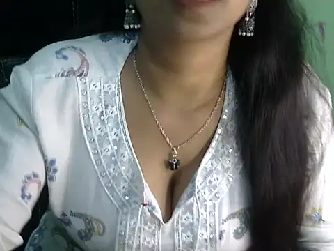 cute momo love online show from 04/19/26, 05:40