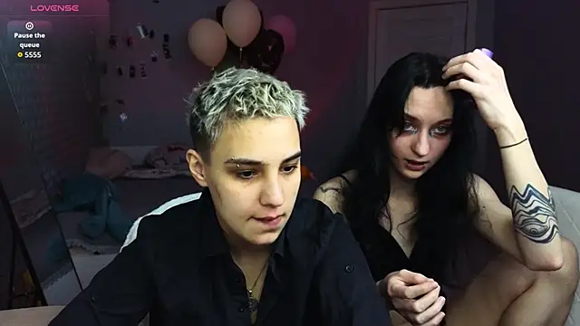 LuxuryLoverss online show from 04/02/26, 10:57