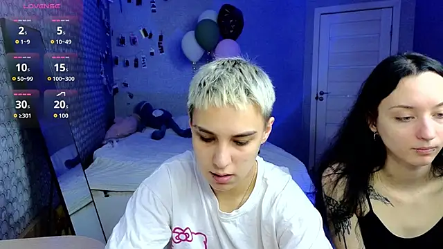 LuxuryLoverss online show from 04/12/26, 11:15