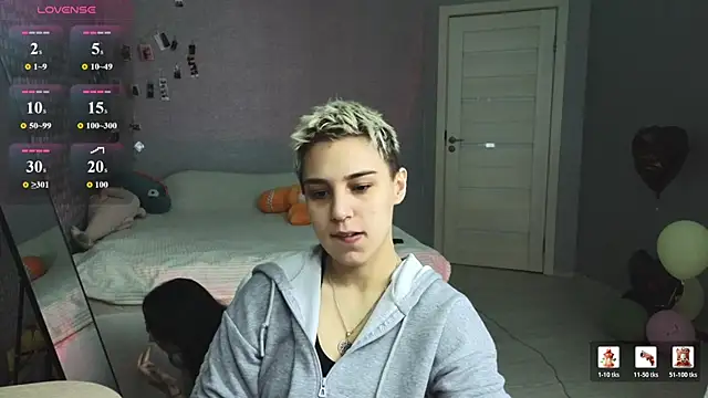 LuxuryLoverss online show from 04/23/26, 11:09