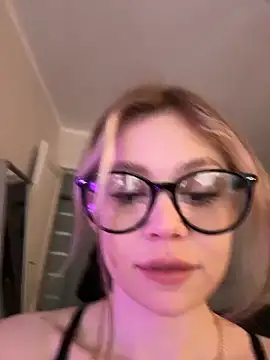 Dipamelly online show from 05/25/26, 02:23