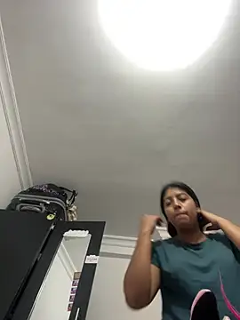 Sexy mia outdoors online show from 04/21/26, 08:09