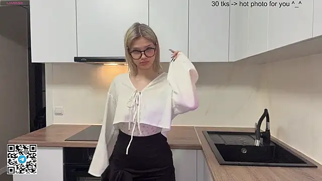 Carolini i online show from 04/21/26, 05:39