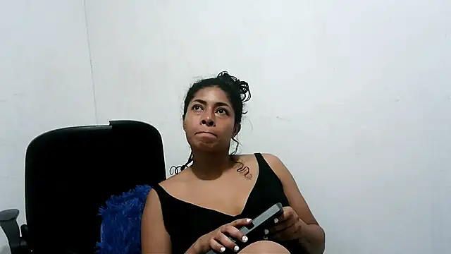 Couplesweethot online show from 04/15/26, 05:09