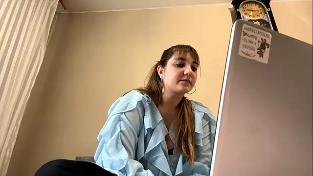 JanineThielman online show from 06/17/26, 01:01