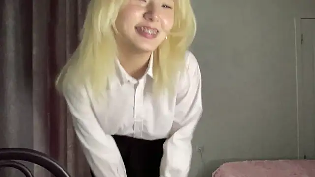 Snapshot of minnie_joy chatting on 02/25/26, 10:14 minnie joy online show from 02/25/26, 10:14