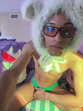 Snapshot of Beautiful4monsterz chatting on 02/22/26, 10:30 Beautiful4monsterz online show from 02/22/26, 10:30