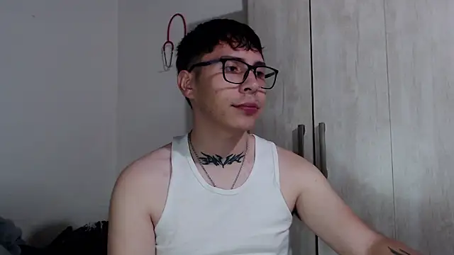 Snapshot of idddavv chatting on 02/22/26, 10:41 idddavv online show from 02/22/26, 10:41