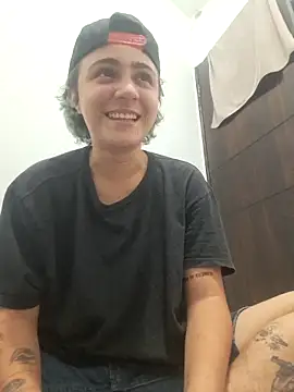 LittleMikeUwU online show from 02/23/26, 05:49