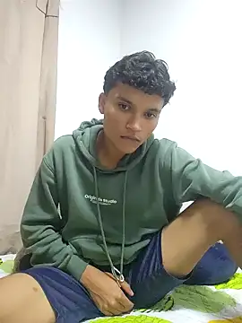 Snapshot of Julikid1 chatting on 02/25/26, 02:43 Julikid1 online show from 02/25/26, 02:43