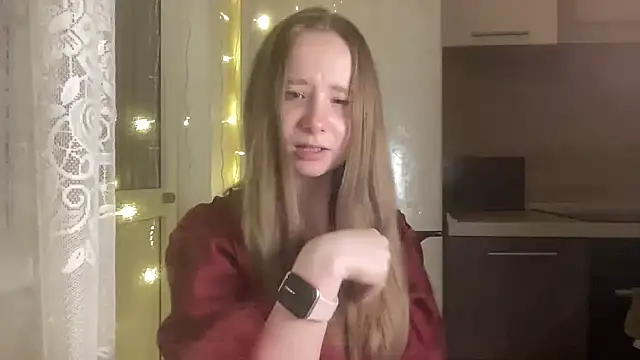 cutefoxieee online show from 04/13/26, 09:20