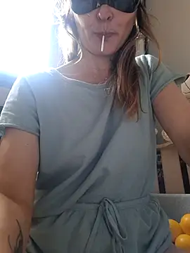 Snapshot of milffa chatting on 06/15/26, 08:49 milffa online show from 06/15/26, 08:49