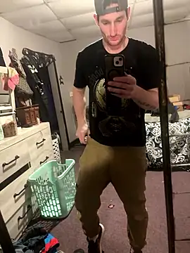 Snapshot of Aarondeweese27 chatting on 02/24/26, 12:08 Aarondeweese27 online show from 02/24/26, 12:08