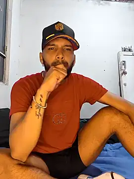 Snapshot of Latino-Sexy21 chatting on 02/25/26, 05:44 Latino-Sexy21 online show from 02/25/26, 05:44