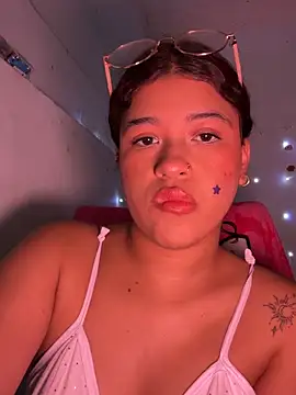 Snapshot of _RouseXLove chatting on 02/27/26, 01:11 RouseXLove online show from 02/27/26, 01:11