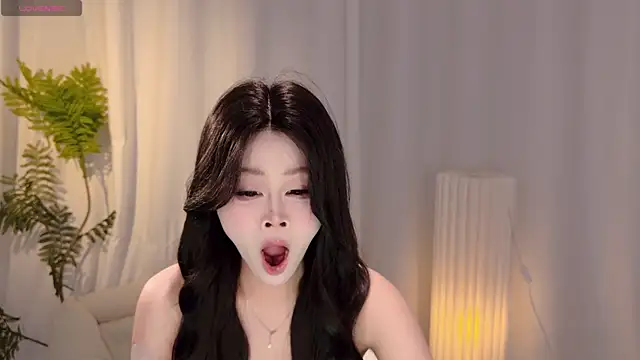 Snapshot of ruirui-9527 chatting on 02/24/26, 01:31 ruirui-9527 online show from 02/24/26, 01:31