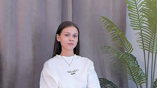 Snapshot of EarthaLevra chatting on 02/24/26, 12:03 EarthaLevra online show from 02/24/26, 12:03