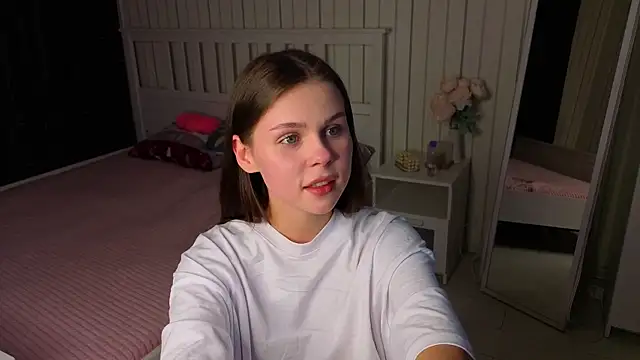 EarthaLevra online show from 03/27/26, 07:35