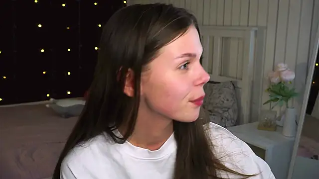 EarthaLevra online show from 04/19/26, 07:27