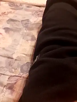 Snapshot of ilcazzone32 chatting on 02/24/26, 07:45 ilcazzone32 online show from 02/24/26, 07:45