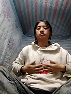 Lala-labu online show from 04/24/26, 12:46