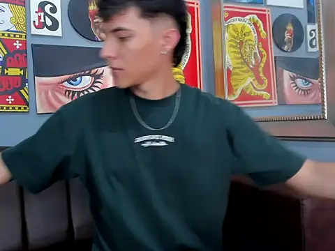 Snapshot of AronTawers chatting on 02/27/26, 09:04 AronTawers online show from 02/27/26, 09:04