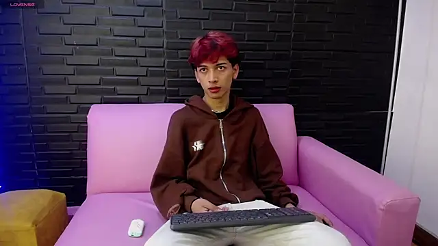 Snapshot of DanteLux chatting on 02/27/26, 02:50 DanteLux online show from 02/27/26, 02:50