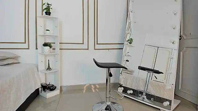 emily gaviria1 online show from 03/12/26, 12:11