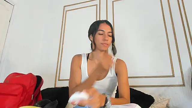 emily gaviria1 online show from 04/23/26, 12:15