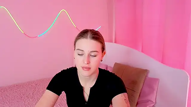 Violettta doll online show from 02/28/26, 10:27