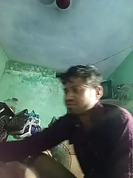 Varun908662 online show from 04/18/26, 07:07