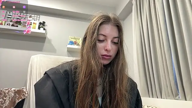 Snapshot of selena_favn chatting on 06/27/26, 02:16 selena favn online show from 06/27/26, 02:16