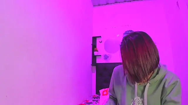 sapphire brown20 online show from 04/18/26, 01:09