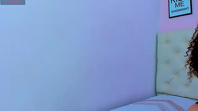 Snapshot of CassieBooker chatting on 03/04/26, 09:32 CassieBooker online show from 03/04/26, 09:32