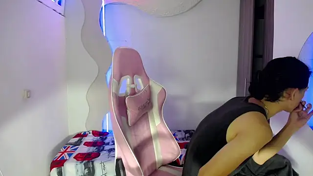 Larry craft online show from 04/11/26, 08:13