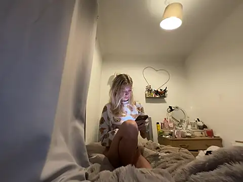 Snapshot of maisco19 chatting on 03/01/26, 10:45 maisco19 online show from 03/01/26, 10:45